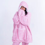 Hoodie Oversize Rosa Trazo Caras - Clover Night Pijamas Térmicas Colombia