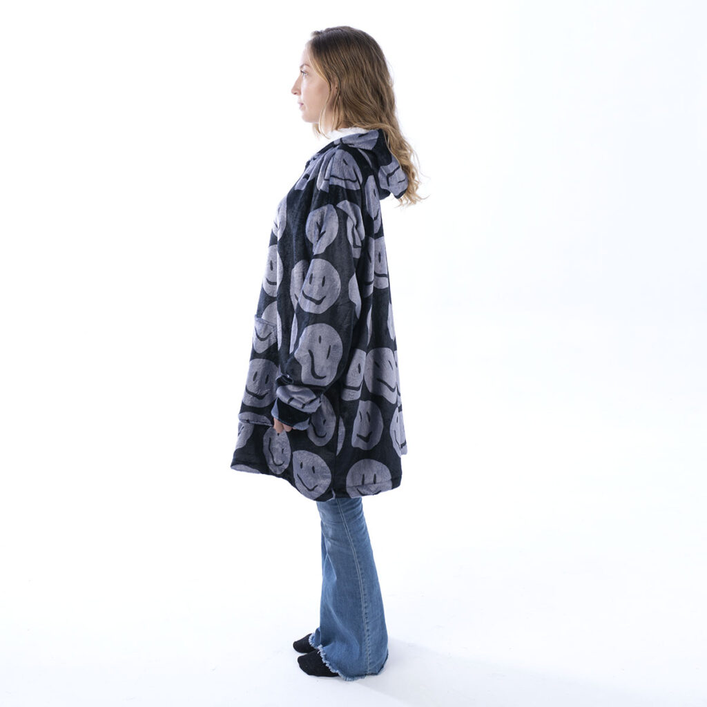 Buzo Oversize Caras Negro – foto 8