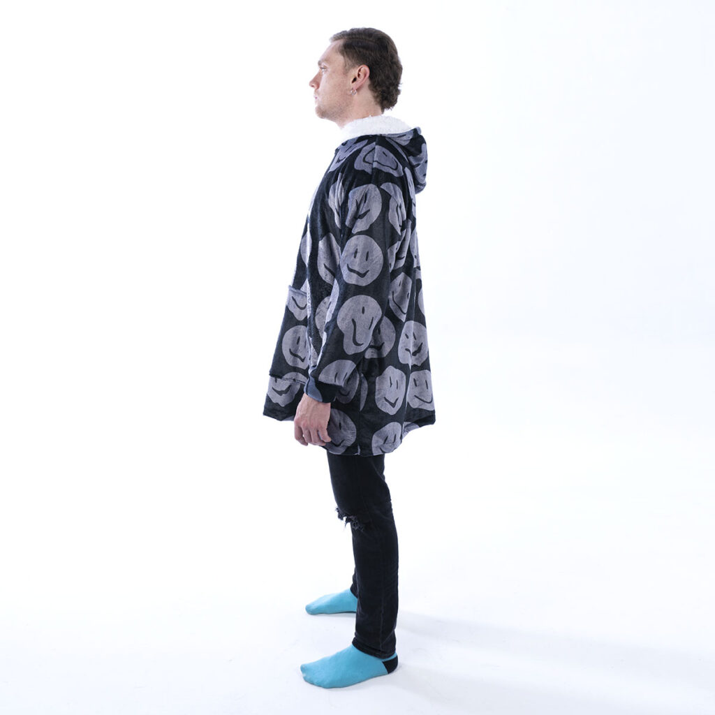 Buzo Oversize Caras Negro – foto 7