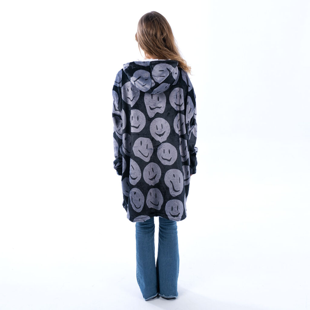Buzo Oversize Caras Negro – foto 10