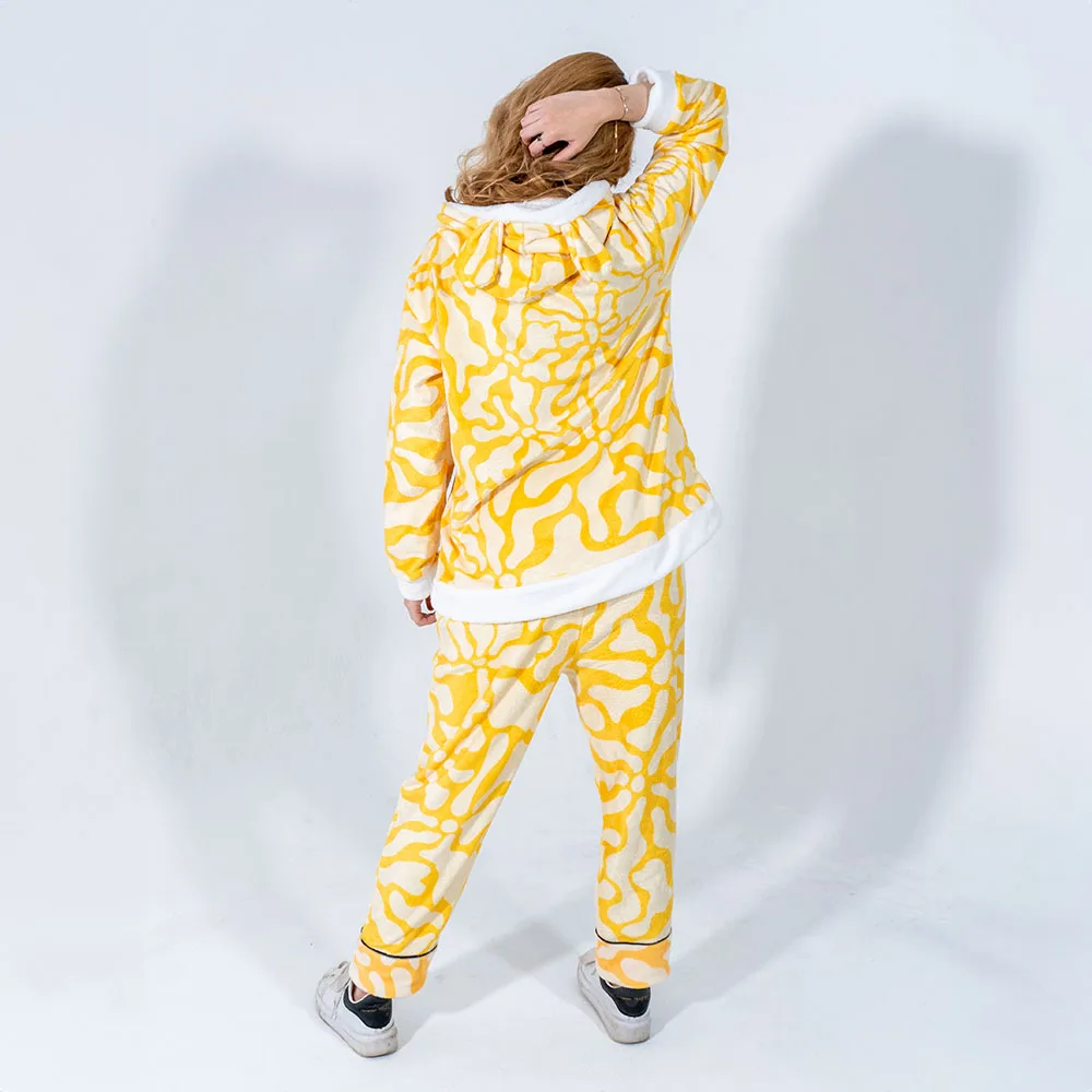 Yellow Abstract Pijama Dos Piezas – foto 6