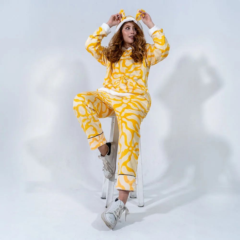 Yellow Abstract Pijama Dos Piezas – foto 9