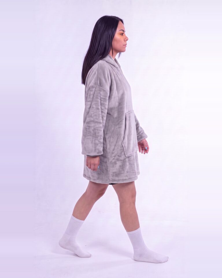 Cómo combinar un buzo oversize: 12 ideas para mujer y hombre
